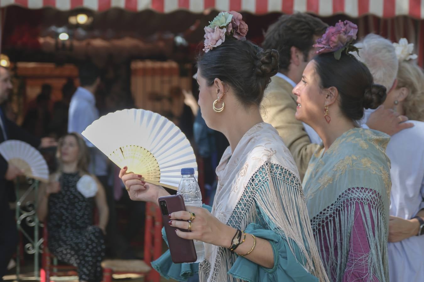 Ambiente durante el lunes en la Feria de Sevilla de 2024
