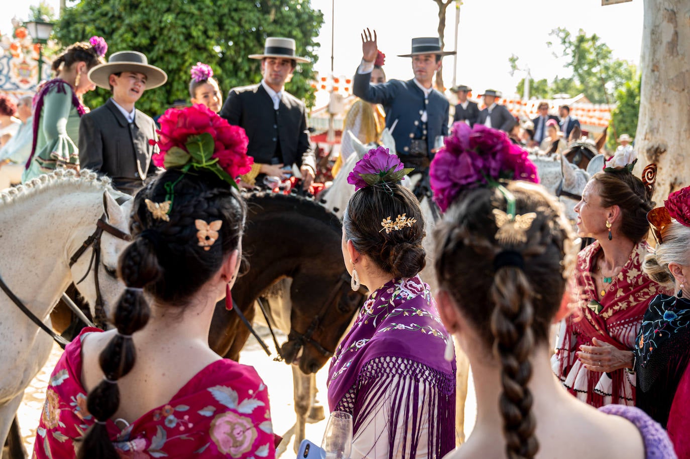 Ambiente durante el lunes en la Feria de Sevilla de 2024