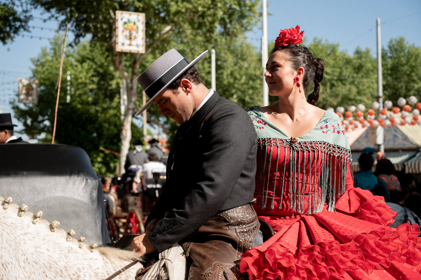 Ambiente durante el lunes en la Feria de Sevilla de 2024