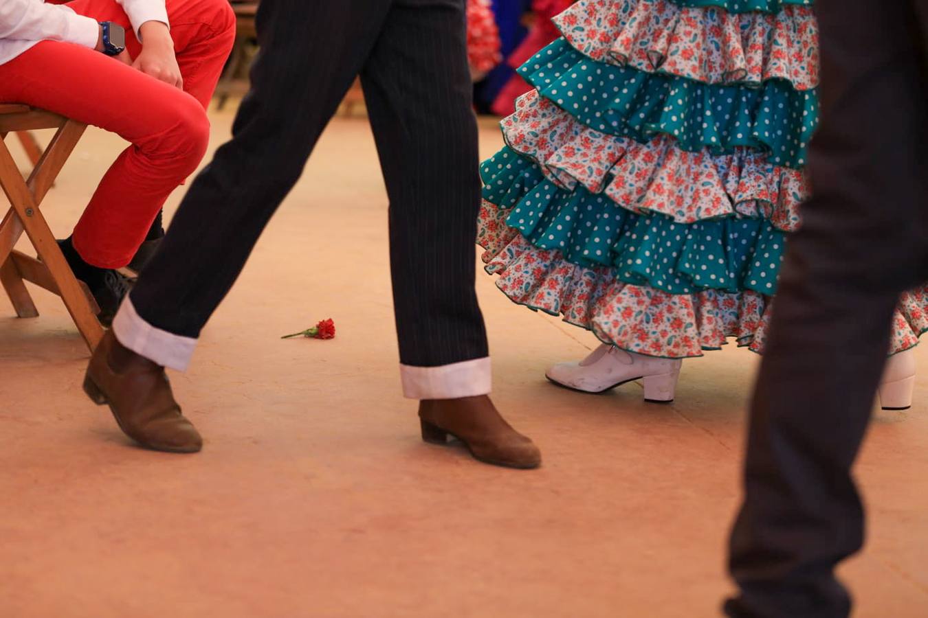 Gran ambiente en las calles del real este jueves de Feria 