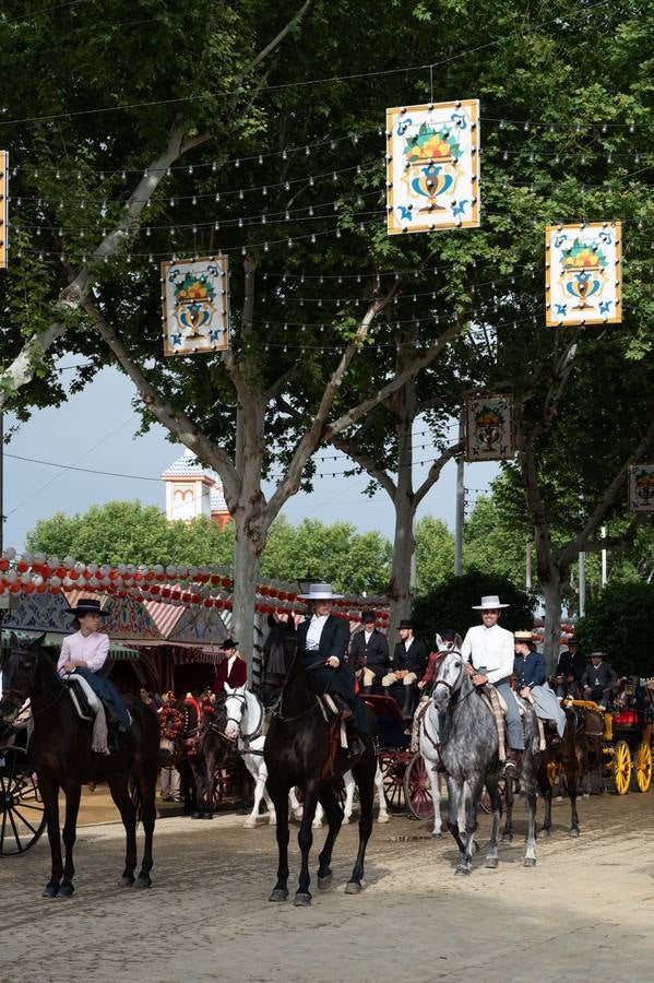 Ambiente en el real durante el viernes de la Feria de 2024