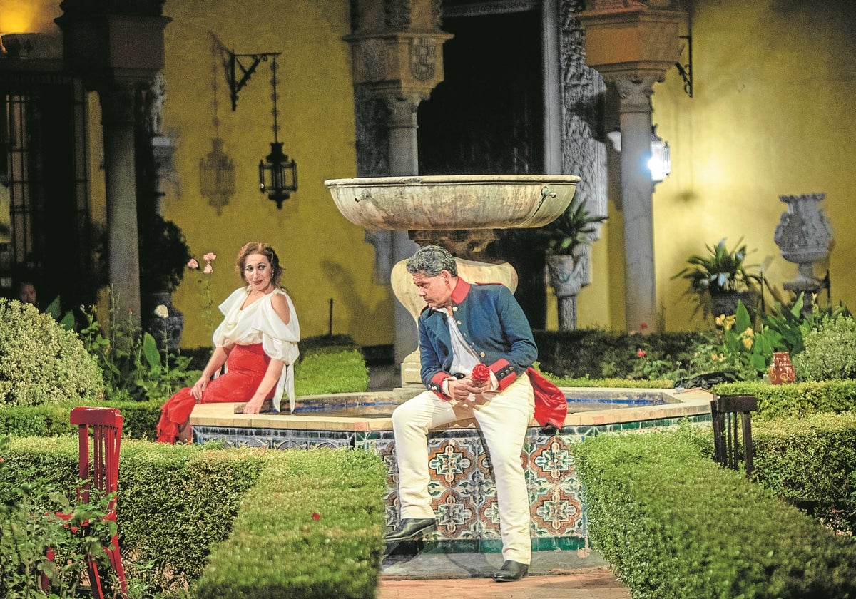 Un momento de la representeación de la ópera 'Carmend' en el palacio de las Dueñas