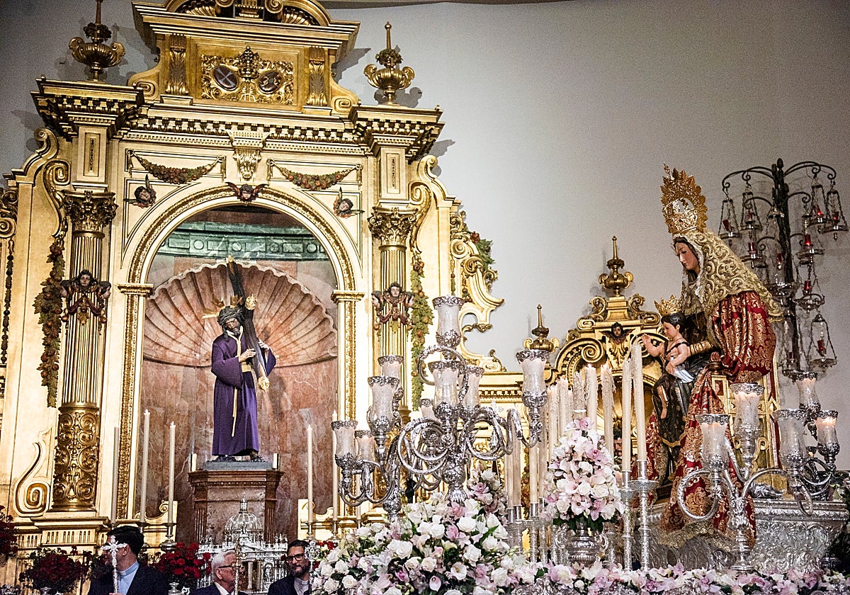 Candelaria de Madre de Dios ante el Señor del Gran Poder