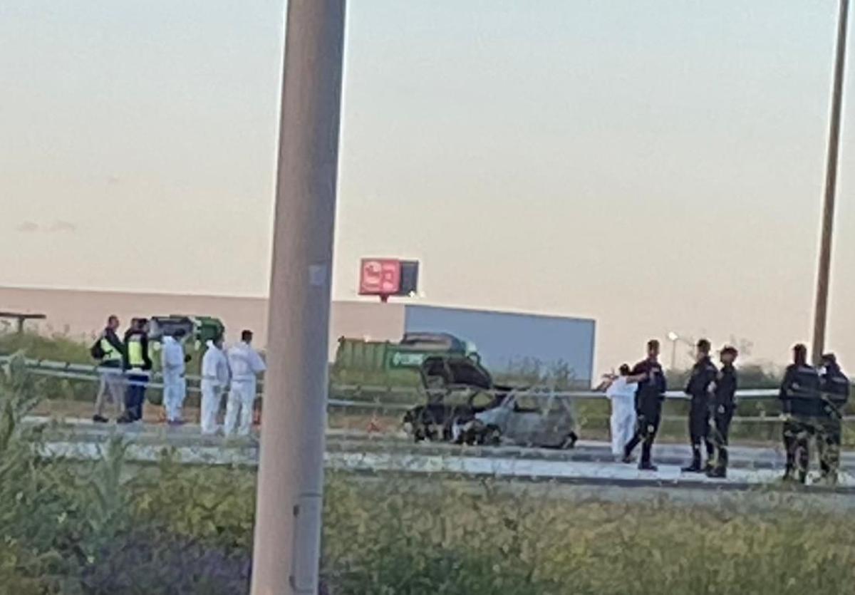 El cadáver ha sido localizado en un coche quemado en un polígono industrial de Dos Hermanas