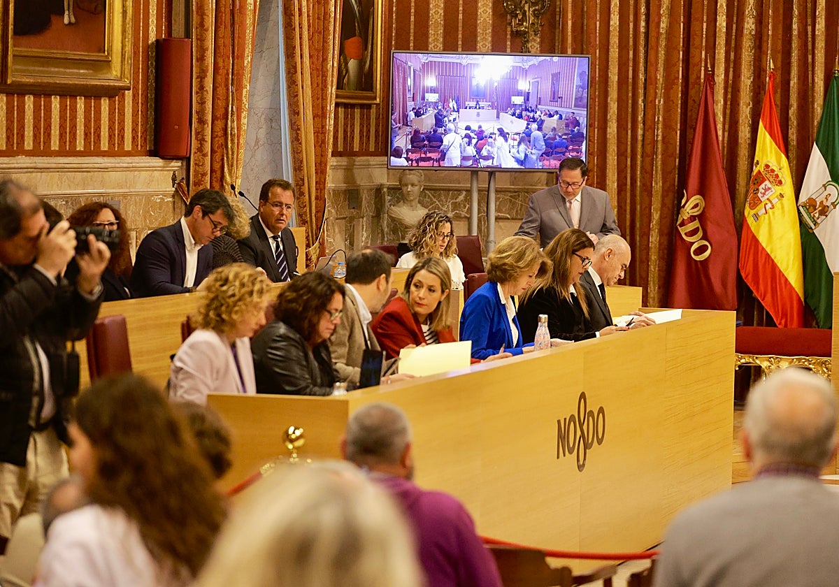 Vista de la oposición en el pleno celebrado este martes