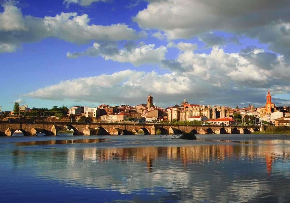 Vista panorámica de la localidad de Alba de Tormes, de donde era oriundo Gutierre Álvarez de Toledo