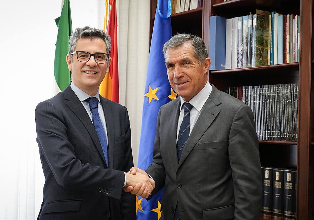 El ministro Félix Bolaños y el presidente del TSJA, Lorenzo del Río