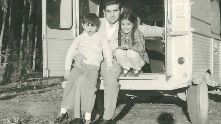 Francisco con dos hijos