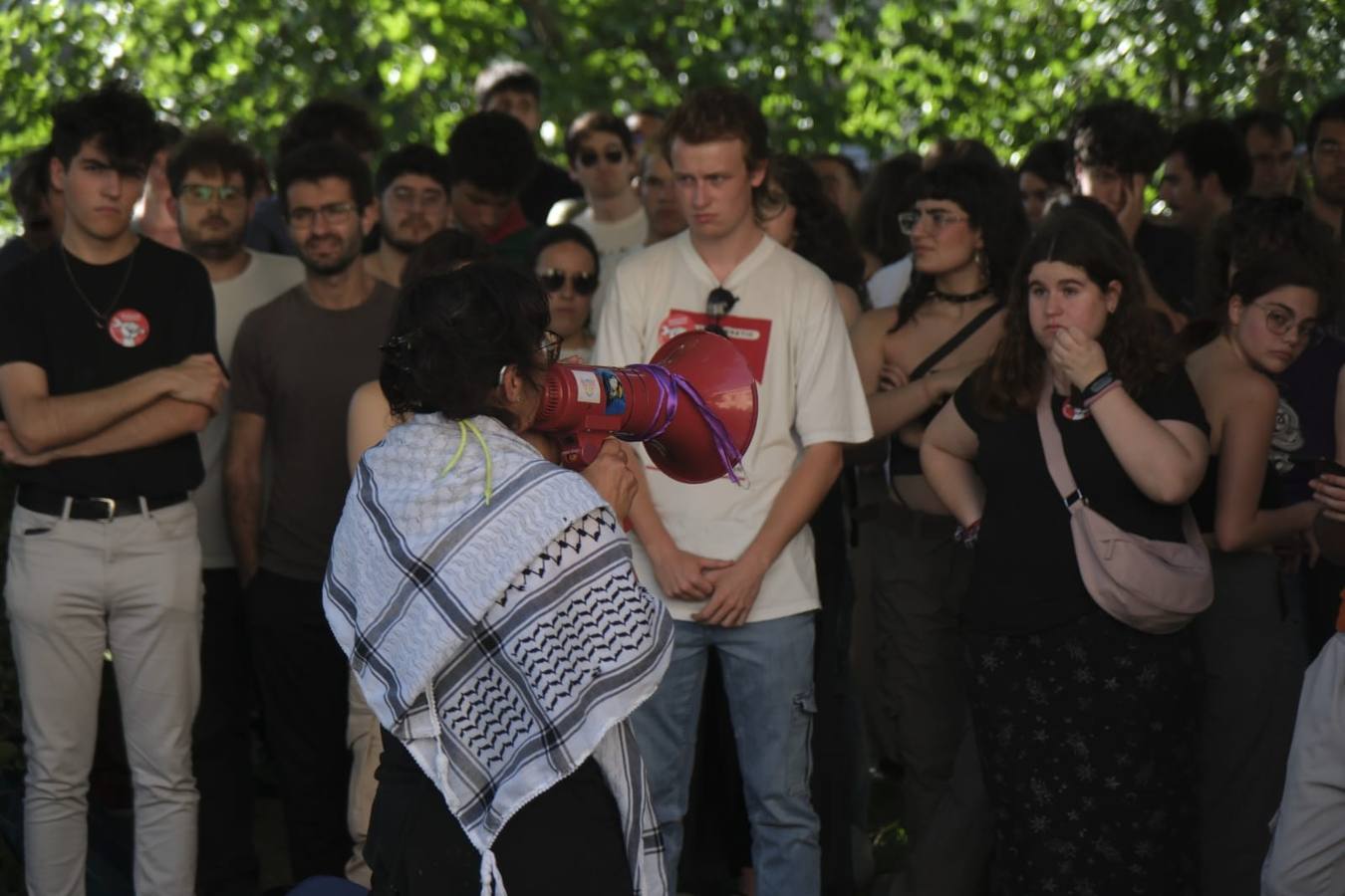 Los estudiantes han desplegado la bandera de Palestina y han emitido un comunicado para que pare el ataque de Israel