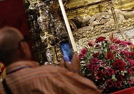 La urna de San Fernando se ha abierto este martes por el aniversario de su traslado