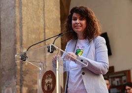 Lola Pons : «Las palabras del andaluz están vivas en la realidad cotidiana»