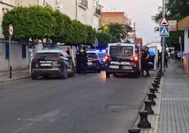 Un detenido tras el fuerte dispositivo policial desplegado en la 'esquina del gato' de San Juan de Aznalfarache