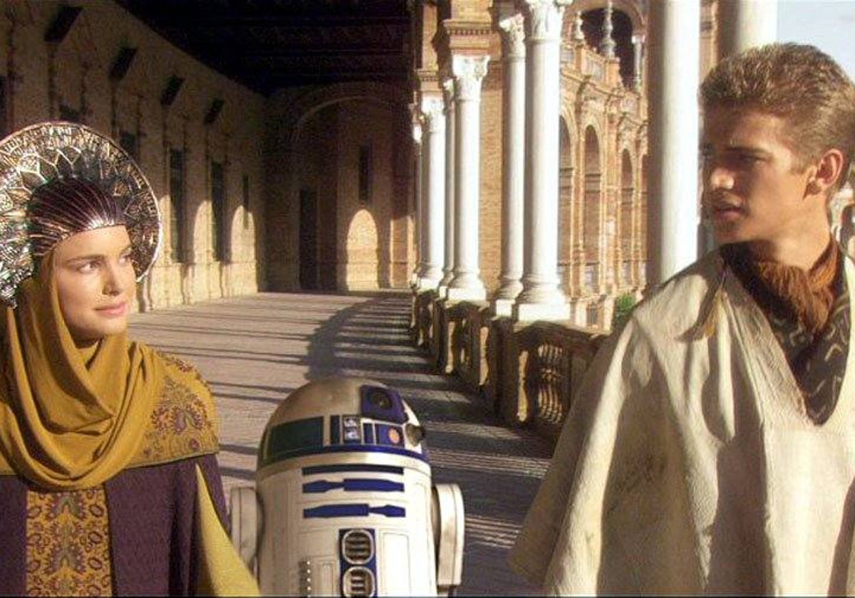 Fotograma de 'Star Wars II Episodio: El Ataque de los clones', rodada en la Plaza de España