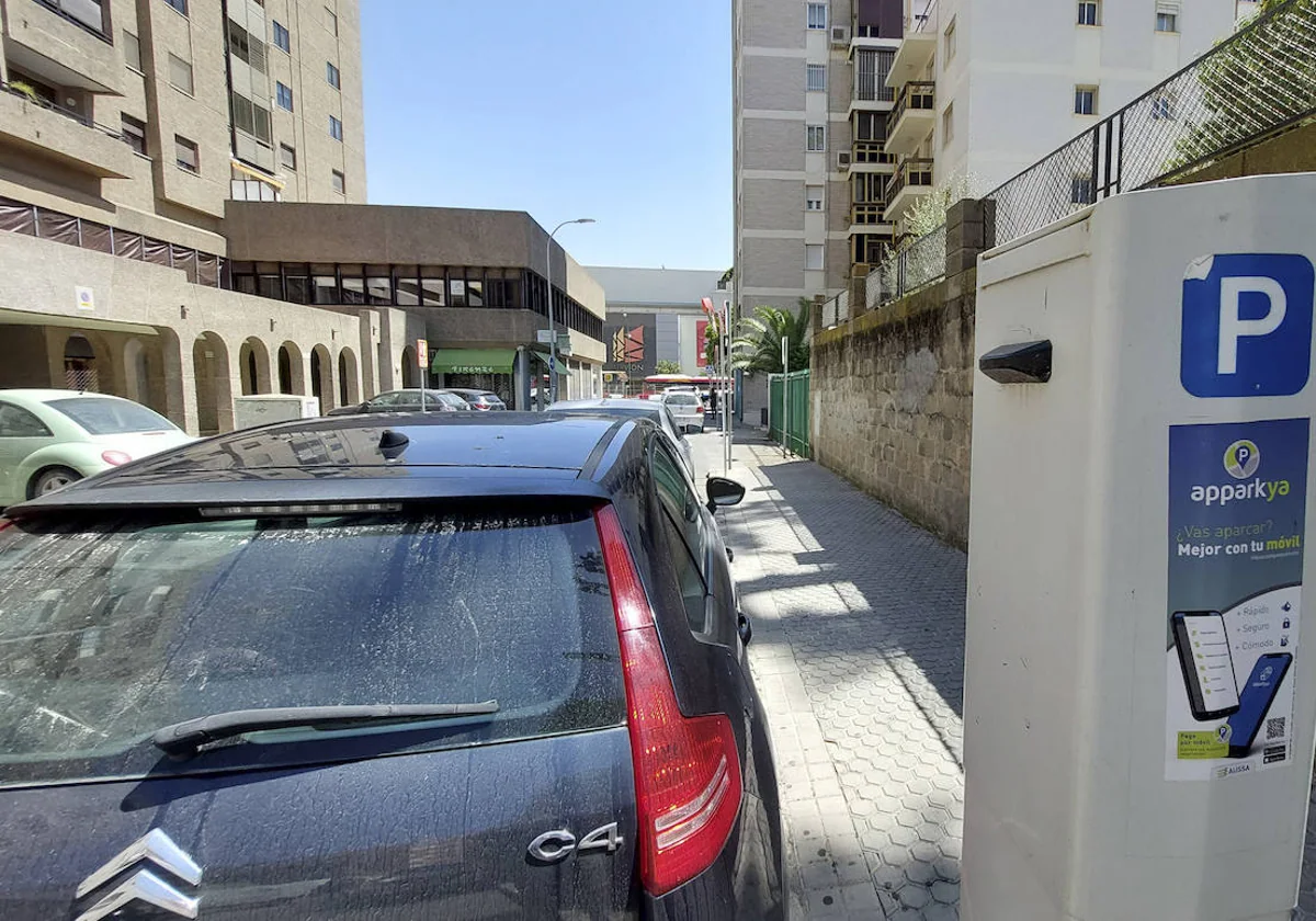 Zona de aparcamiento regulado en el distrito de Nervión