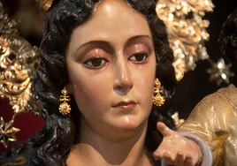 En imágenes, el besapié de María Auxiliadora de Triana