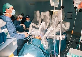 El Hospital Viamed Santa Ángela de la Cruz de Sevilla implanta un programa de cirugía robótica Da Vinci
