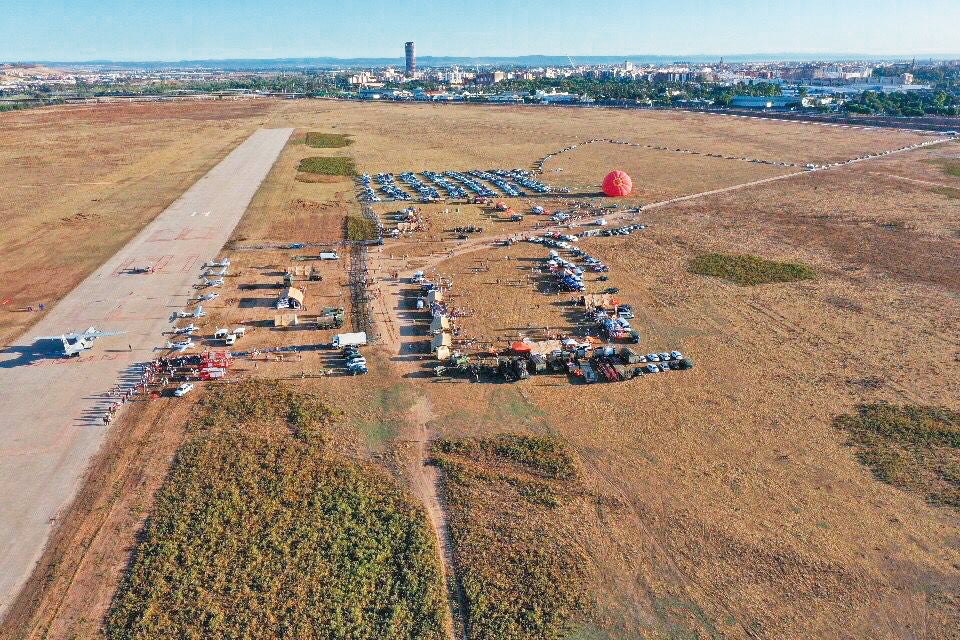 Vista aérea jornada aeronáutica previa a Raid aéreo del centenario