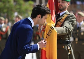 En imágenes, el acto de la jura de bandera en la Plaza de España