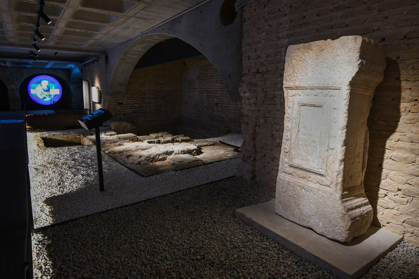 Descubriendo la historia de la iglesia del Salvador de Sevilla a través de &#039;La huella de lo sagrado&#039;