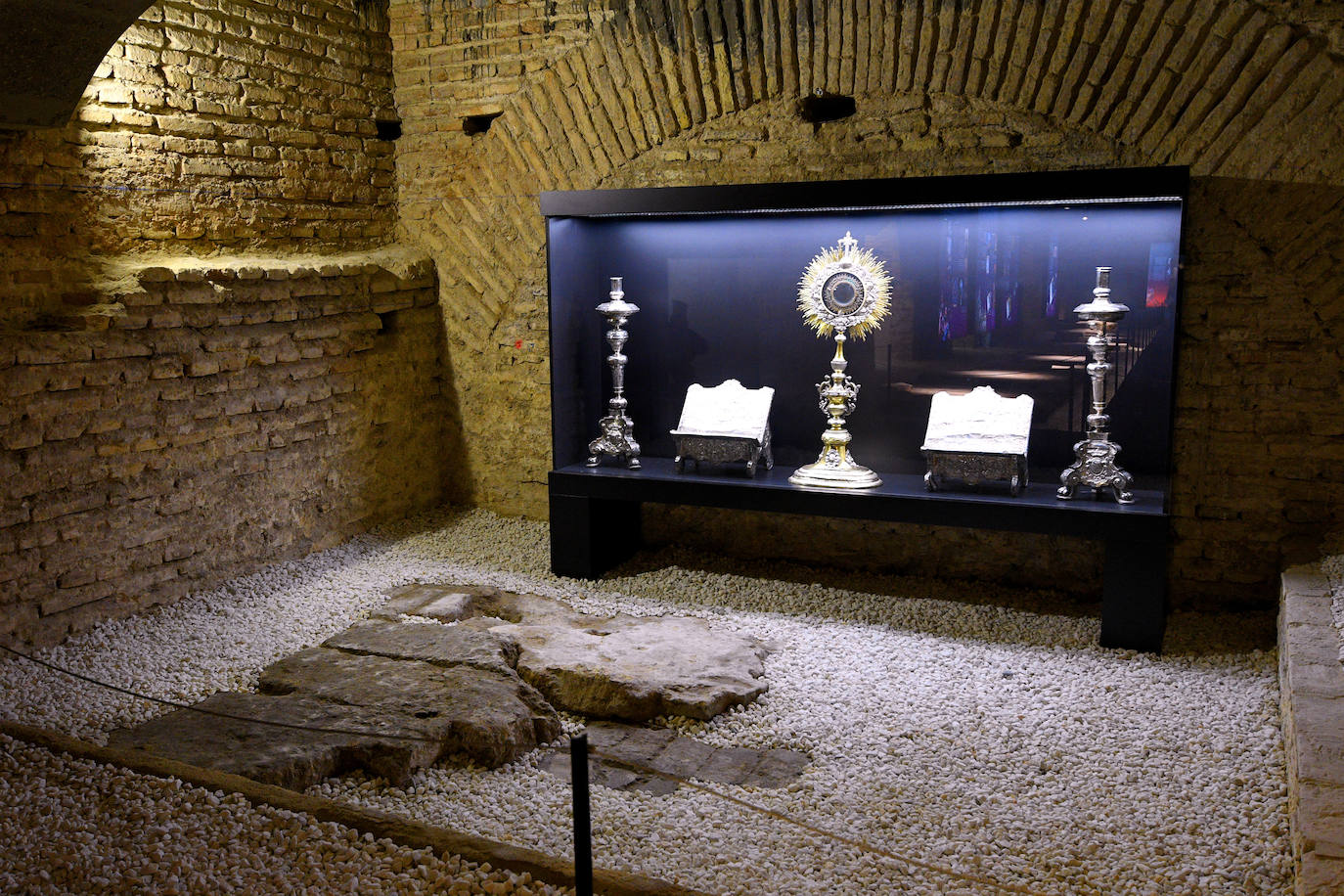 Descubriendo la historia de la iglesia del Salvador de Sevilla a través de &#039;La huella de lo sagrado&#039;