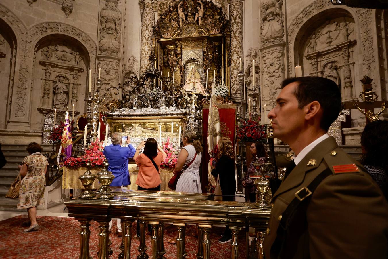 Urna abierta de San Fernando por su festividad en la Capilla Real de la Catedral de Sevilla