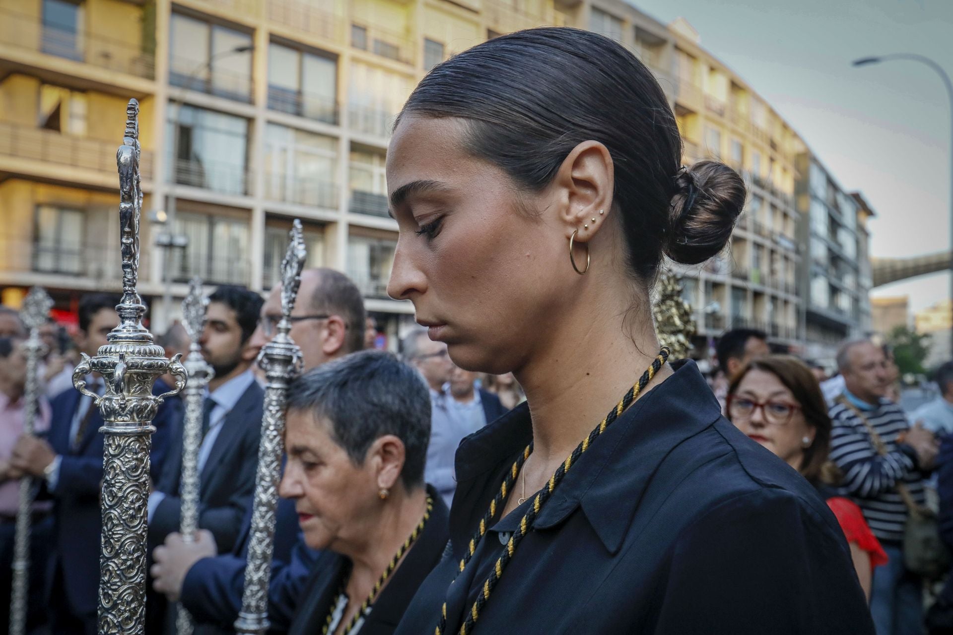 El sentir de quienes acompañaron al Cristo de Burgos en la procesión extraordinaria por su 450 aniversario