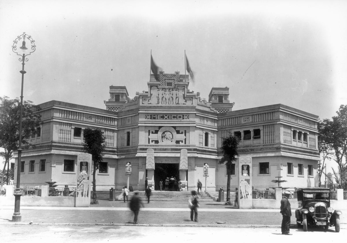 Antigua foto del Pabellón de México en la Exposición Iberoamericana