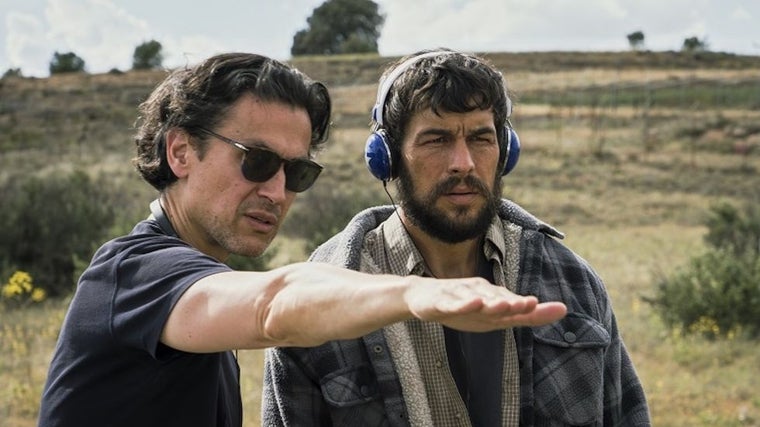 Rodrigo Cortés dirigiendo a Mario Casas en 'Escape'