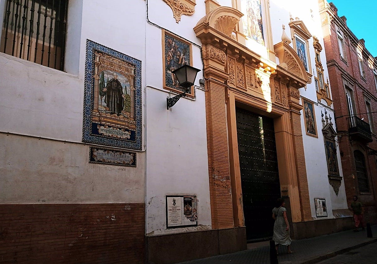 Fachada principal de la Iglesia del Sagrado Corazón, en la calle Jesús del Gran Poder