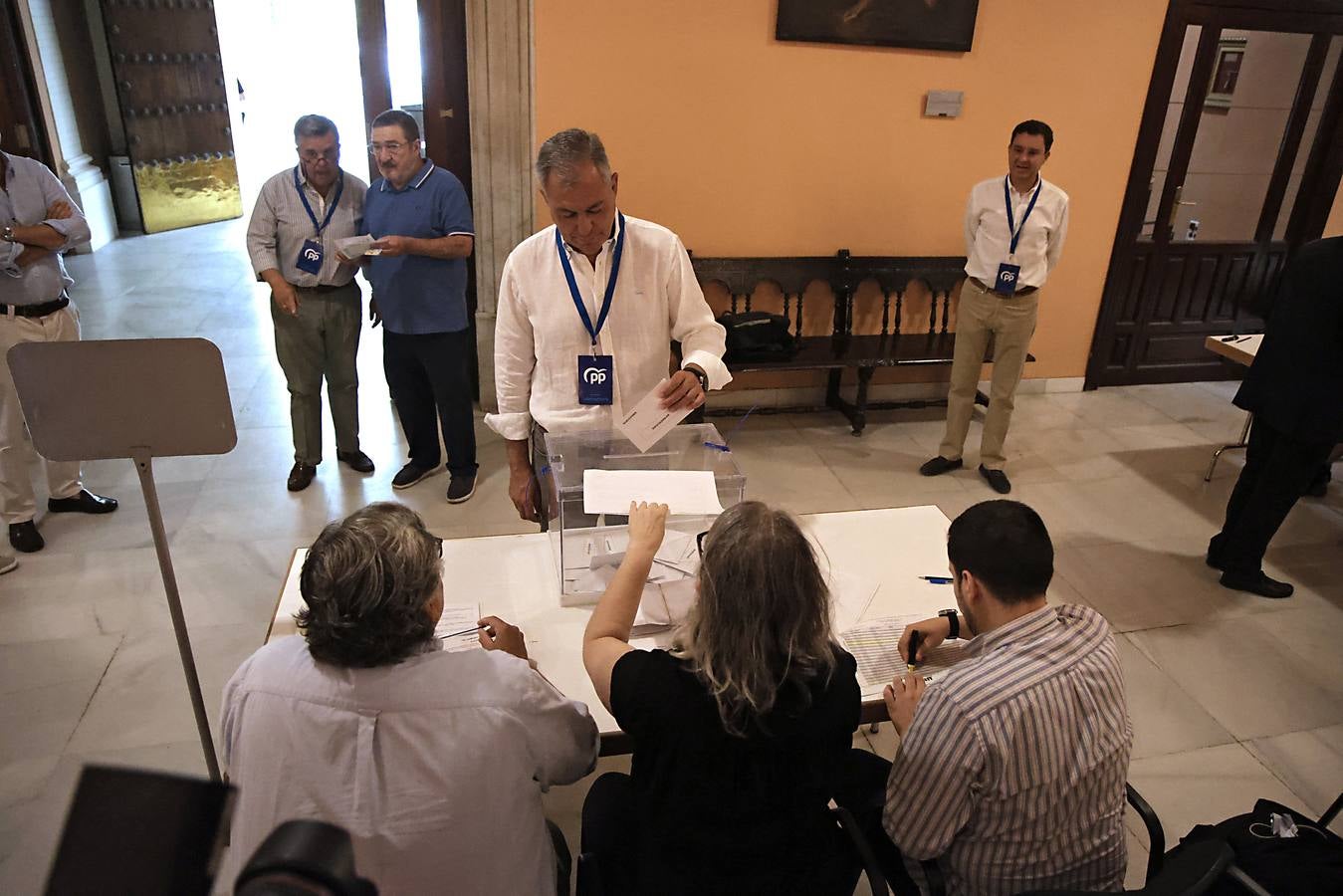 Ambiente tranquilo durante esta jornada electoral en Sevilla