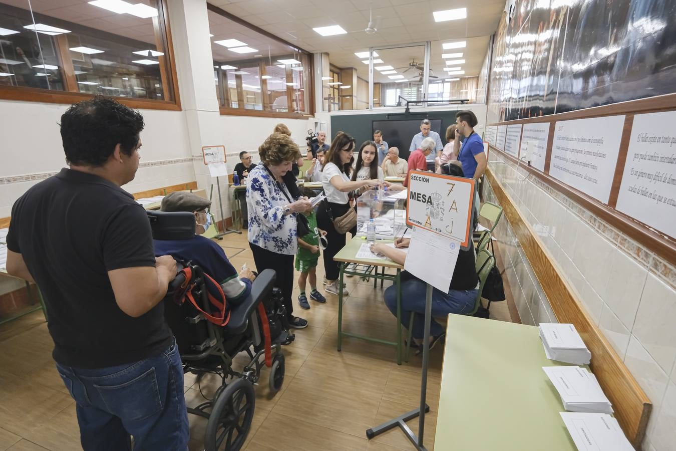 Ambiente tranquilo durante esta jornada electoral en Sevilla