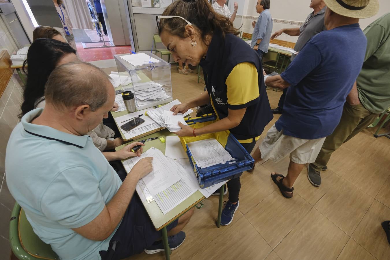 Ambiente tranquilo durante esta jornada electoral en Sevilla