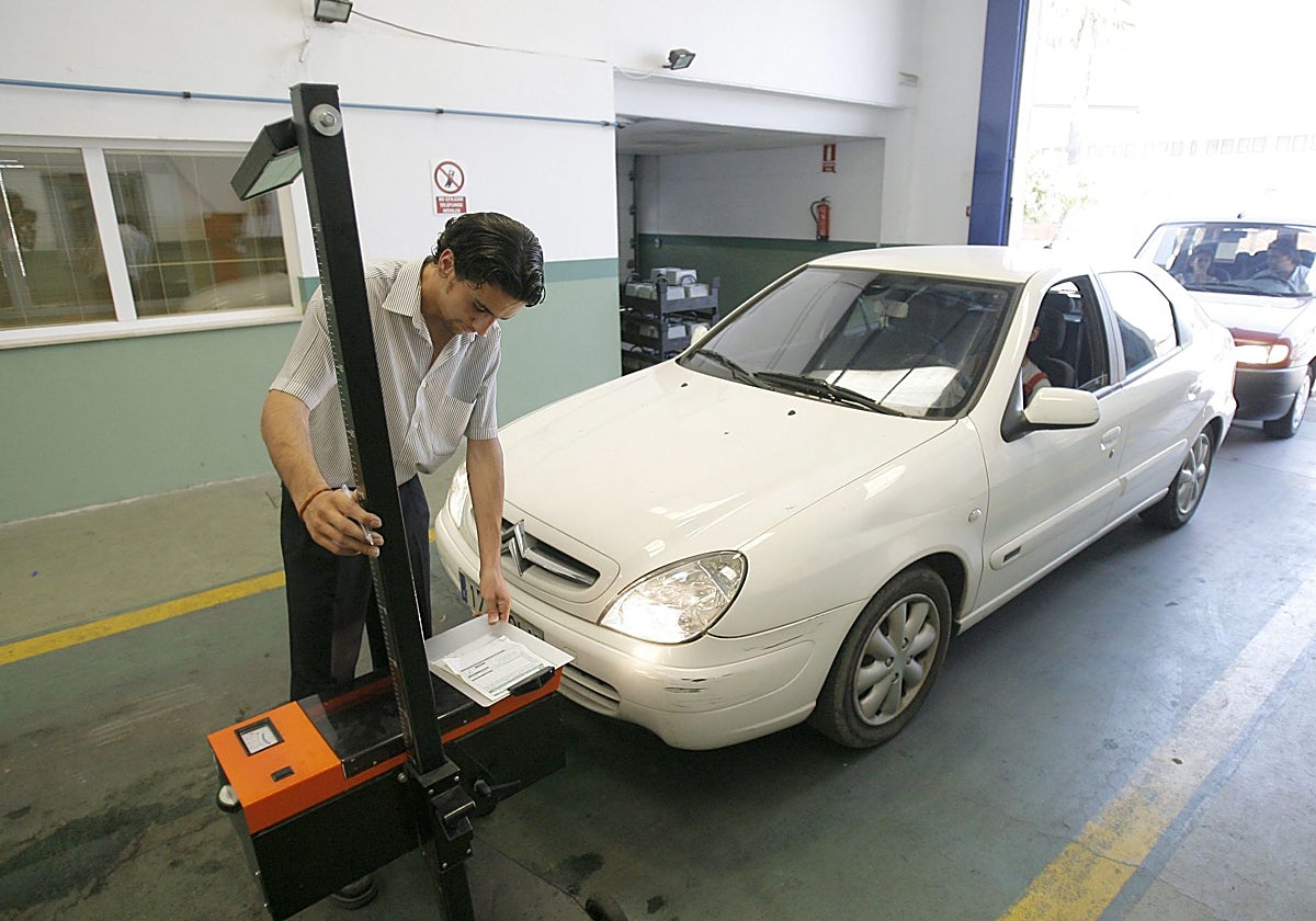 Revisión de ITV en una estación de VEIASA