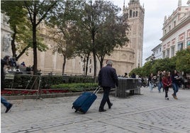 El alcalde de Sevilla llevará al próximo Pleno municipal su plan para limitar las viviendas turísticas