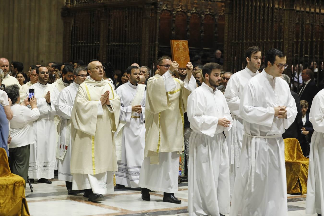 Ordenación de cuatro presbíteros en la Catedral 