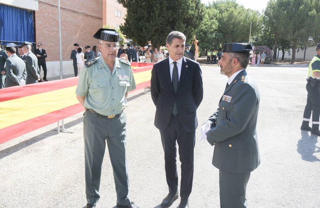 En imágenes, toma de posesión del nuevo coronel jefe de la Guardia Civil