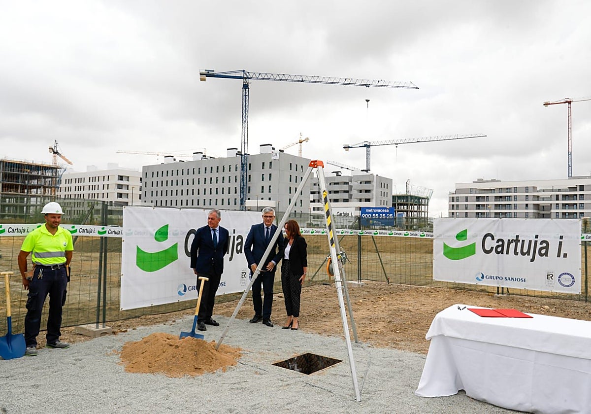 Colocación de la primera piedra del 'Residencial Puerta Jerez'