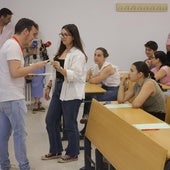 Un texto de Carmen Martín Gaite y una editorial sobre la emancipación postergada en la Selectividad extraordinaria
