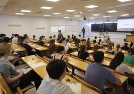 Casi tres mil aspirantes a estudiar Medicina en Sevilla tendrán que elegir otra carrera