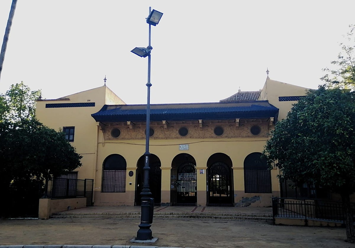 Colegio España, situado en el entorno BIC del Parque de María Luisa