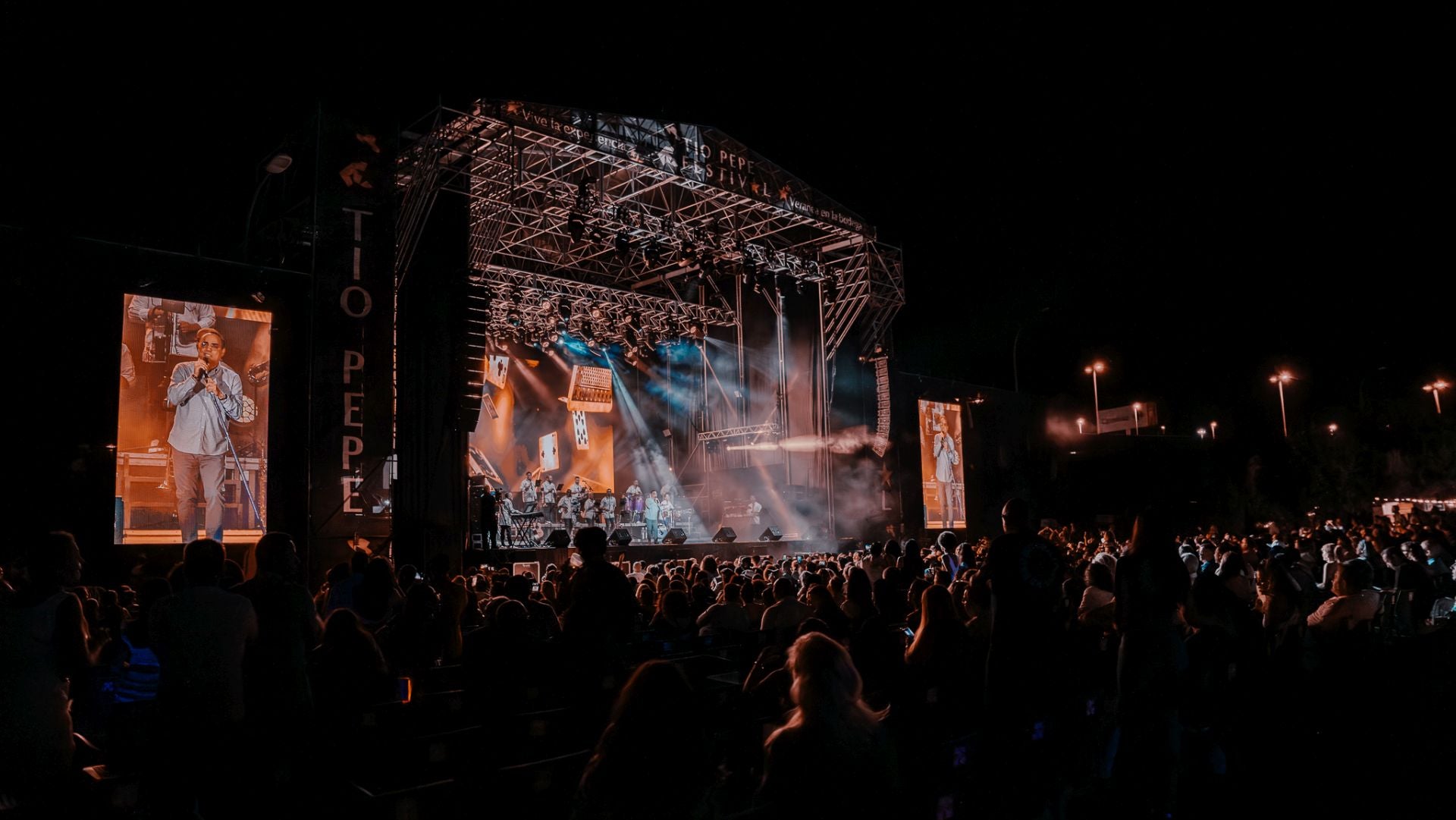 Gilberto Santa Rosa llena de salsa el Tío Pepe Festival, en imágenes