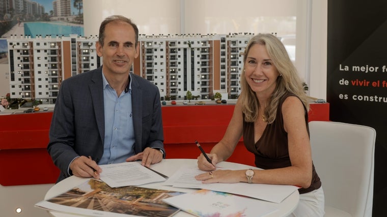 Este viernes tuvo lugar la firma del contrato para la construcción de Enternúcleos Liiving entre Exxacon y Sacyr