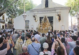 En imágenes, la Virgen del Carmen de Calatrava en el entorno de la Alameda de Hércules