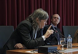El exdecano de Derecho propone una vía de urgencia para elegir al rector de la Universidad de Sevilla por sufragio