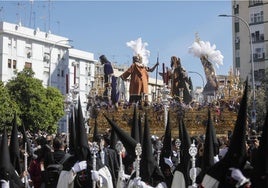 Revolución musical en el Polígono de San Pablo: se va las Tres Caídas y llegan Arahal y Virgen de los Reyes