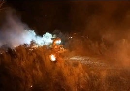 Extinguido el incendio en el paraje El Palmerito en Cantillana tras afectar a 128 hectáreas