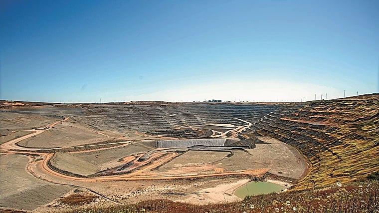 De basura de la mina a jarrón o batería: un proyecto da una segunda vida a los desechos de CLC y Tharsis en Huelva