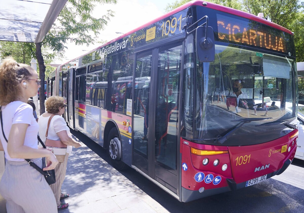 Un autobús de Tussam en Sevilla