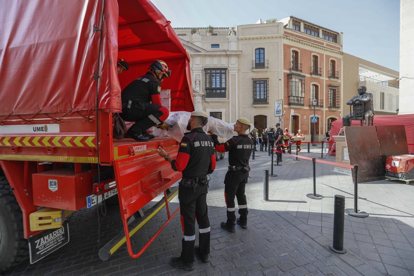 Simulacro de incendio en la Catedral a cargo del Batallón de Intervención en Emergencias II