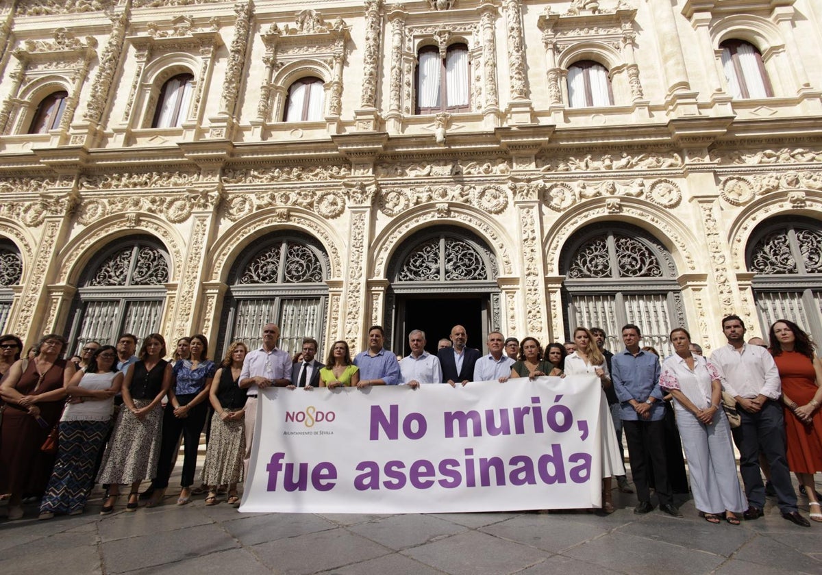 Concentración en la puerta del Ayuntamiento